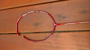 Badmintonová raketa před opravou